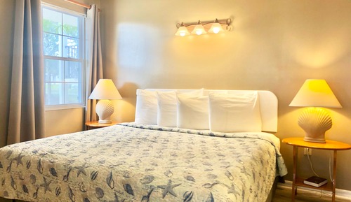 Deluxe Room, 1 King Bed