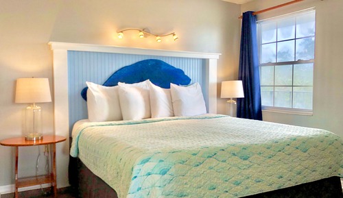 Deluxe Room, 1 King Bed, River View