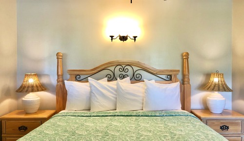 Standard Room, 1 King Bed