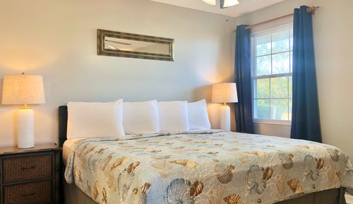 Deluxe Room, 1 King Bed, River View