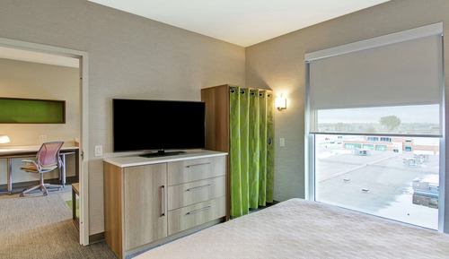 Suite, 1 King Bed, Accessible (Mobility & Hearing, Roll-in Shower)