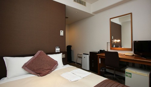 Semi Double Room, Smoking