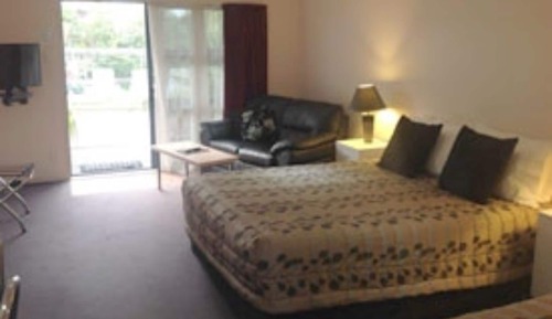 Studio Unit with Spa Bath 