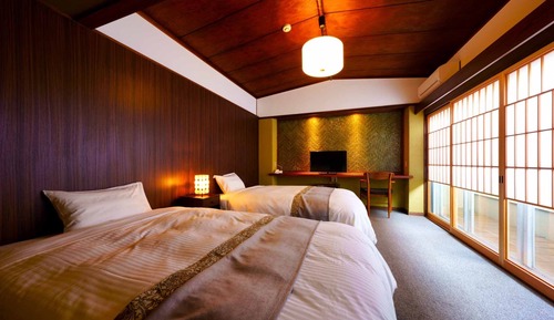 Western Room 21square meter (2 people, Sink, WC, Non Smoking)