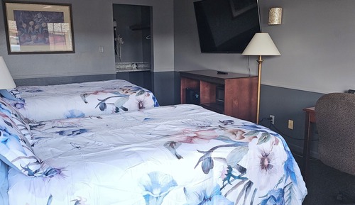 Standard Room, 2 Queen Beds, Non Smoking