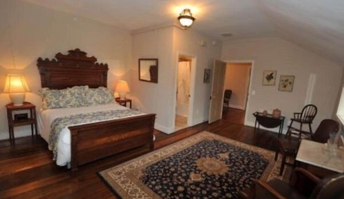 Suite, Ensuite (The Provence Suite)