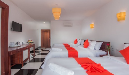 Triple Room With Pool View