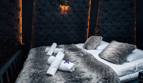Kammi Glass Igloo Suite
