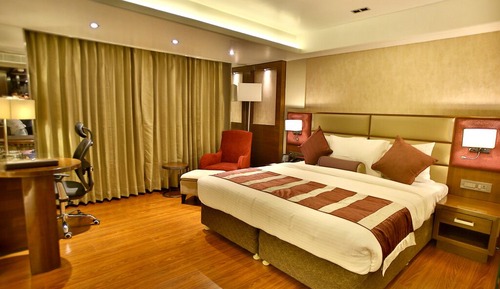 Executive Room, 1 King Bed, Non Smoking, City View