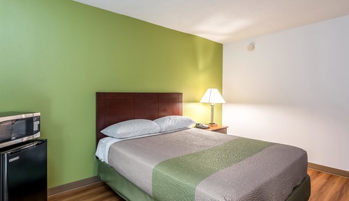 Deluxe Room, 1 Queen Bed, Accessible, Non Smoking