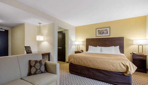 Suite, 1 King Bed, Accessible, Non Smoking (Roll-in Shower)