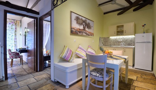 Superior Suite, 2 Bedrooms, Kitchenette, Valley View