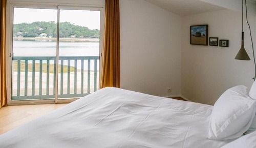 Deluxe Room, Lake View