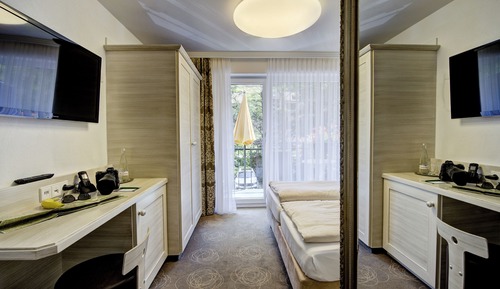 Standard Double Room, 1 Queen Bed, River View