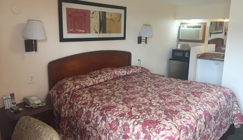 Standard Room, 1 King Bed