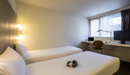 Next Generation, Room, 2 Twin Beds