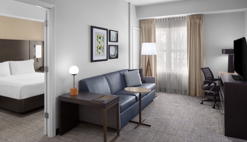 Suite, 1 Double Bed (Mobility/Hearing Accessible, Tub)