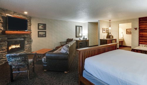 Theme Suite with Whirlpool