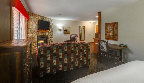 Theme Suite with Fireplace