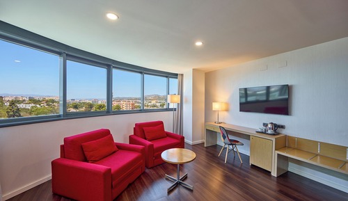 Executive Room, 1 King Bed, City View (Deluxe)