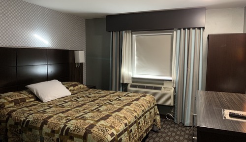 Standard Room, Smoking
