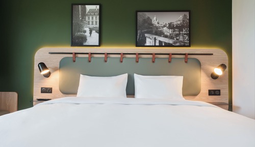 Standard Room, 1 Queen Bed