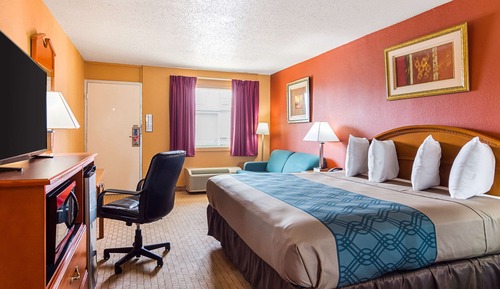 Standard Room, 1 King Bed, Non Smoking