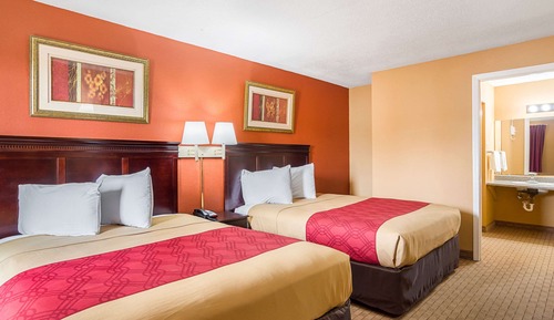 Standard Room, 2 Queen Beds, Non Smoking
