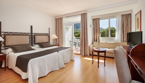 Double Room (3 adults)