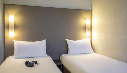 Room, 2 Twin Beds (Next Generation)