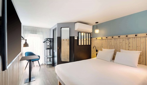 Standard Room, 1 Queen Bed, Non Smoking