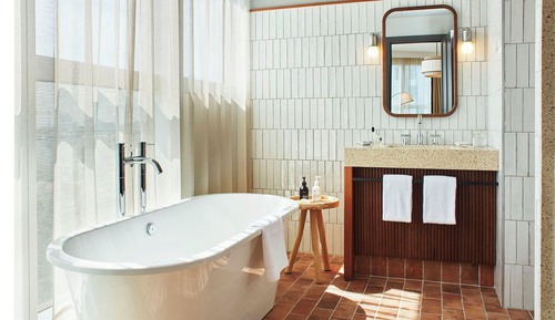 Roomy Tub