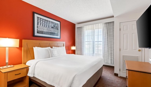 Suite, Multiple Beds, Roll-in Shower
