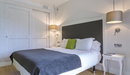 Premium Double Room, Partial Sea View