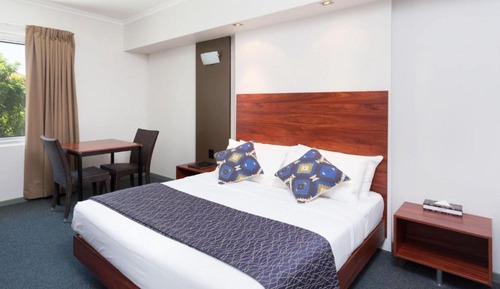 Deluxe Queen Room
