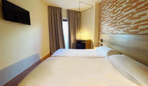 Twin Room, Balcony, Partial Sea View