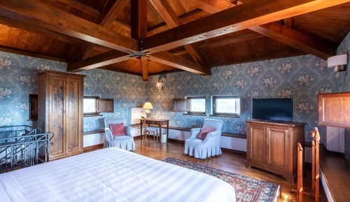 Royal Studio Suite, Balcony