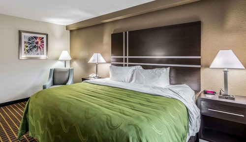 Suite, 1 King Bed, Accessible, Non Smoking