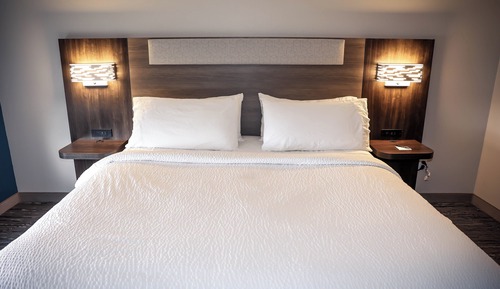 Standard Room, 1 King Bed