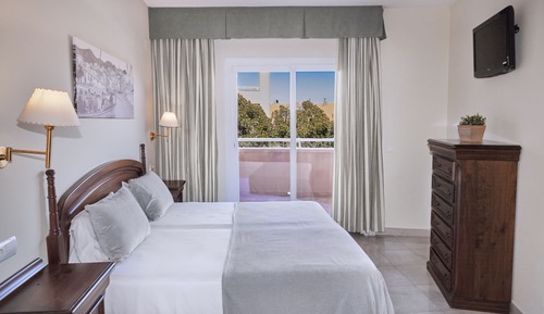 Family Apartment, Pool View