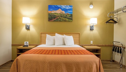 Family Suite, 2 Full and 1 Queen Bed