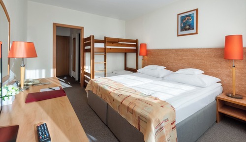 Standard Quadruple Room, City View