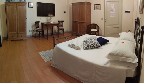 Superior Room (Luca della Robbia)