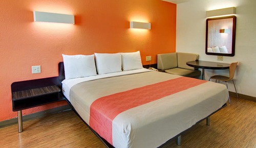 Standard Room, 1 King Bed, Accessible, Non Smoking