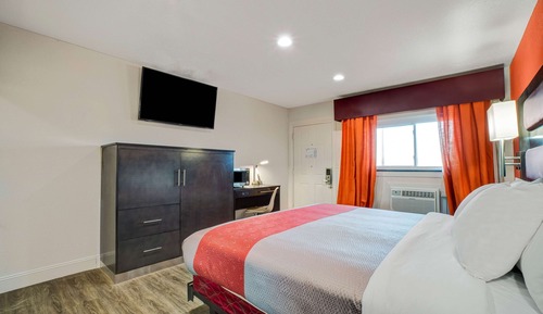 Standard Room, 1 King Bed, Non Smoking, Refrigerator & Microwave
