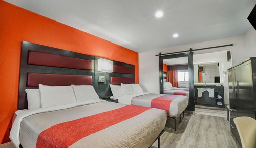 Standard Room, 2 Queen Beds, Non Smoking
