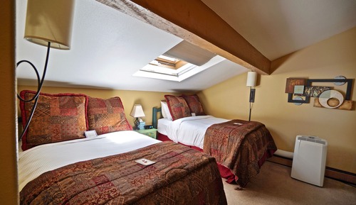 Standard Room, 2 Double Beds, Mountainside