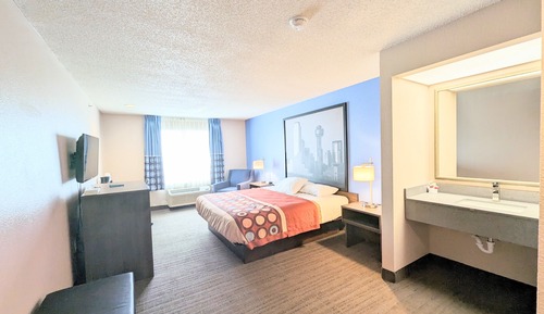Room, 1 King Bed, Accessible, Non Smoking (Mobility, Roll-In Shower)