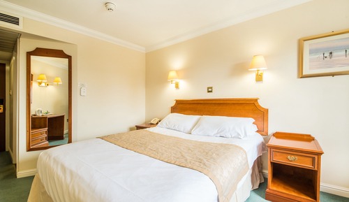 Superior Room, 1 King Bed