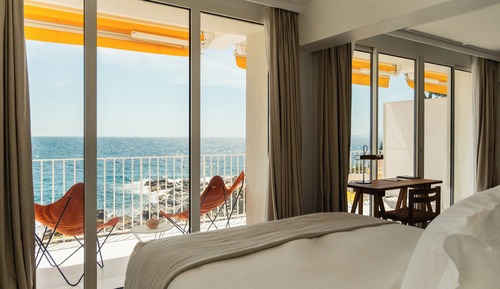 Suite, Sea View